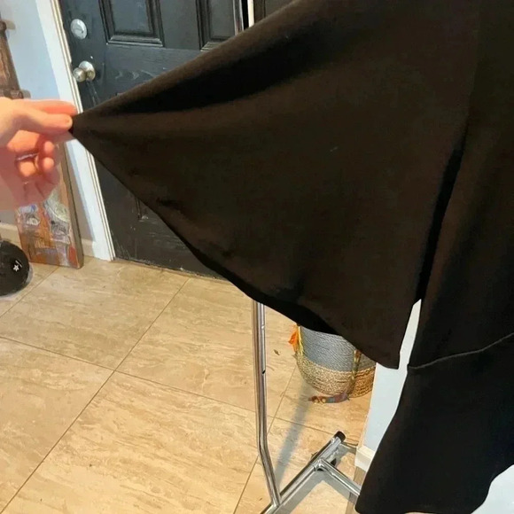 ~Banana Republic~ Top - Large - Picture 4 of 4